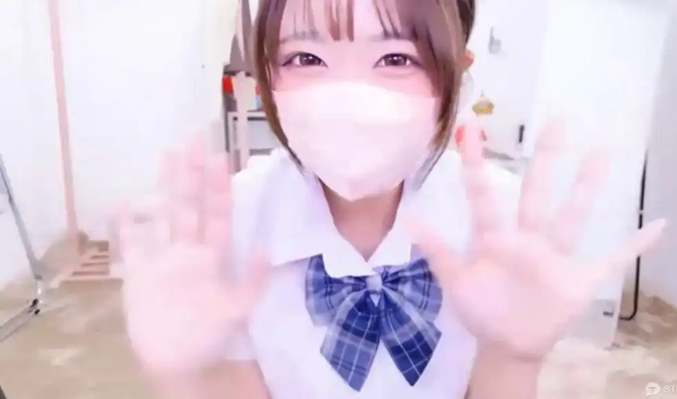 【ストリップチャット】aki_zzzさん Hカップ巨乳・20歳学生 エロライブ
